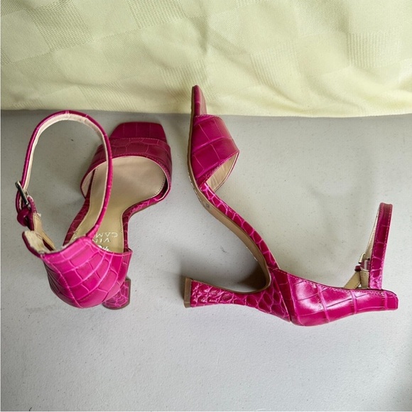 VINCE CAMUTO DEEP PINK MAGENTA FLARED STILETTO HEELS ANKLE STRAPS SIZE 9M - Picture 7 of 10
